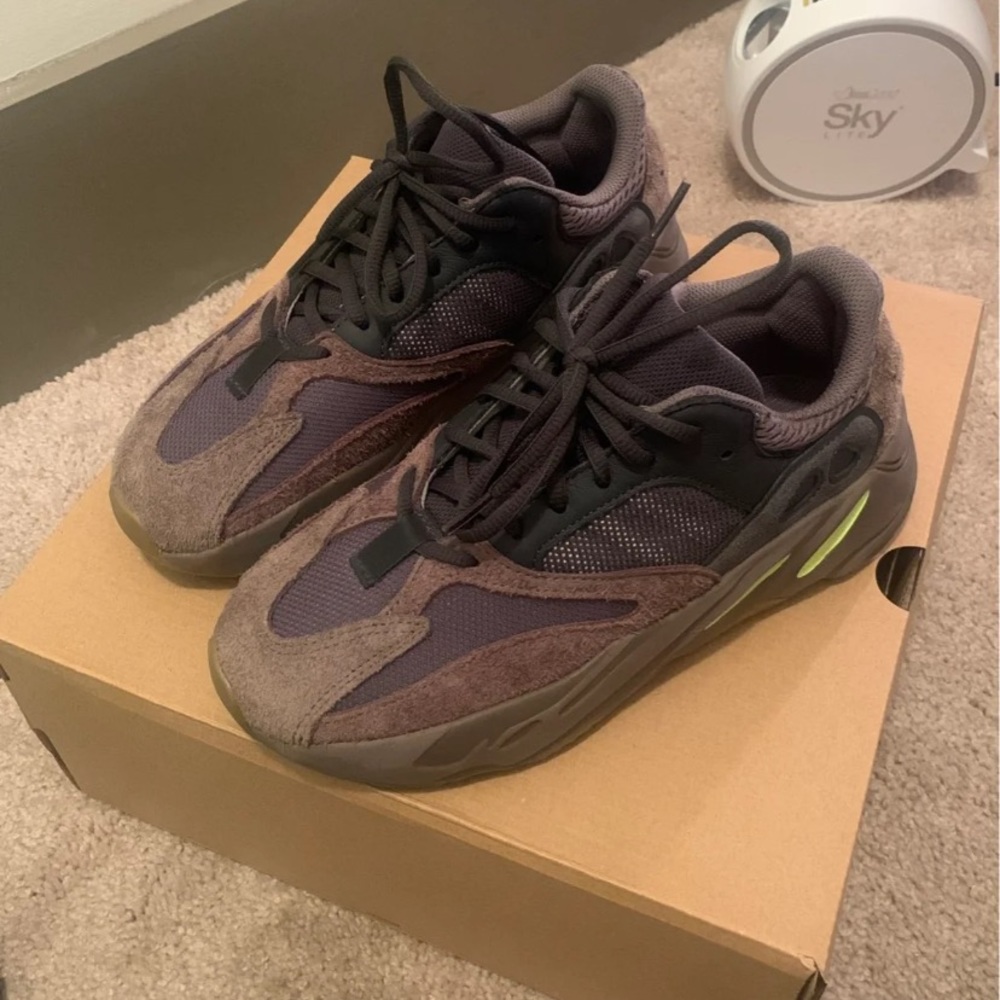 Yeezy 700